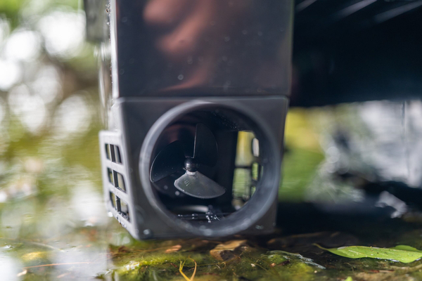 Navicarp Tracer Carbon GPS Bait Boat