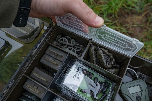 Korum Mega Blox Fully Loaded Tacklebox (Incl. Baiting Tools!)