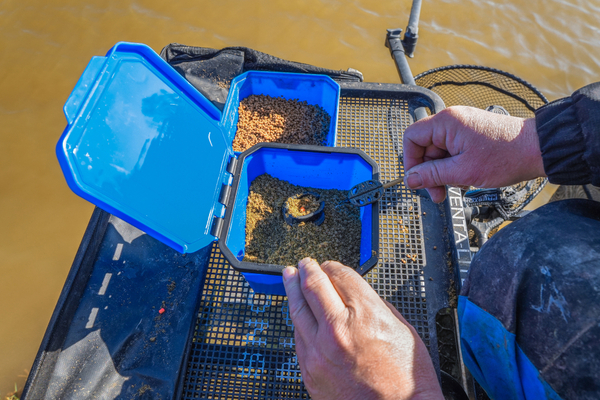 Preston 3 Pint Flip Lid Aasdoos