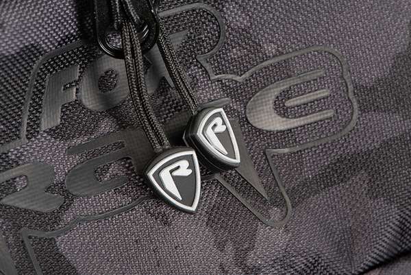 Fox Rage Voyager Camo Carryall L (incl. 3 Medium Shallow, 1 Medium Deep & 1 Small Tackleboxes)