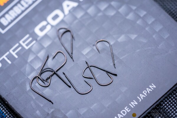 Guru Fine Wide Gape Coarse Hooks Barbless (10 pieces)