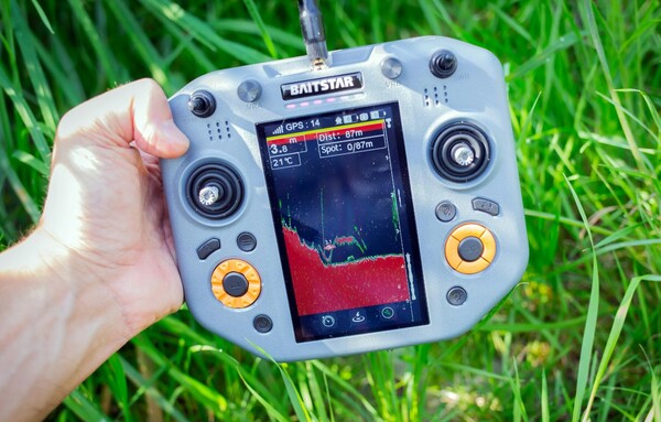 BaitStar Baitboats Xpert Carbon AllinOne Futterboot (Baitthrower, GPS & Echolot)