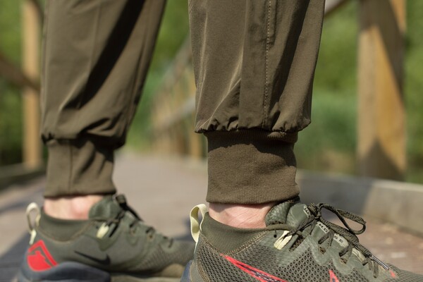 Korda Ultralite Joggers Olive Visbroek