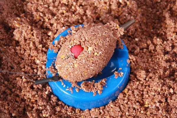 NGT 4 + 1 Inline Method Feeder Set - Krok 4: Wyjmij koszyk z formy i możesz łowić !