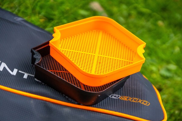 Guru Maggot Riddle Orange Baitstrainer