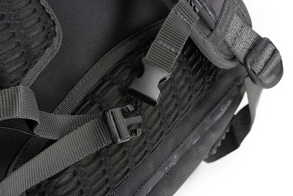 Fox Rage Voyager Camo Rucksack (incl. 4 Medium Shallow Tackleboxes)