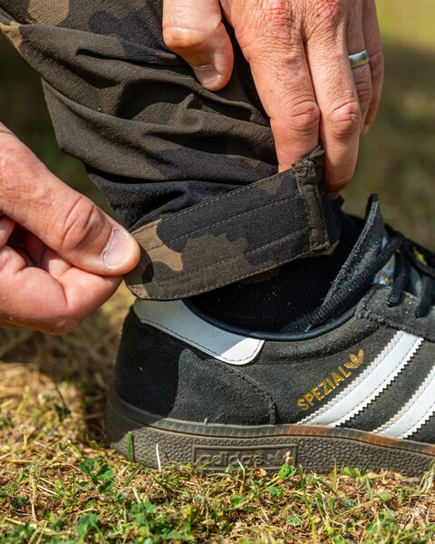 Korda Original Kombats Dark Kamo Angelhose