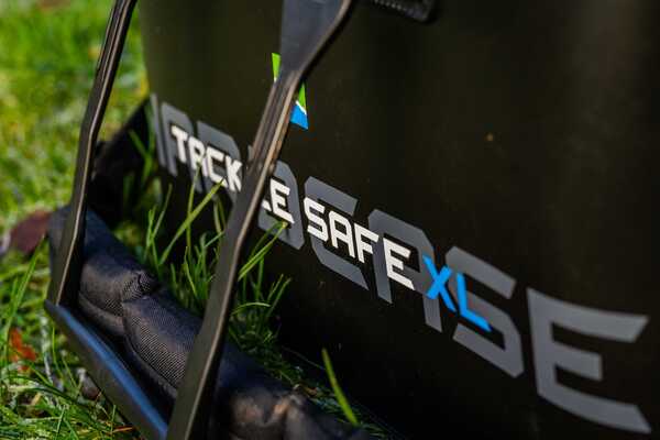 Preston Hardcase Tackle Safe XL