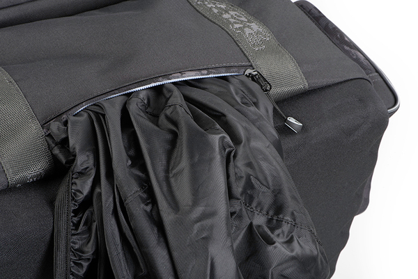 Fox Rage Voyager Camo Carryall L (incl. 3 Medium Shallow, 1 Medium Deep & 1 Small Tackleboxes)