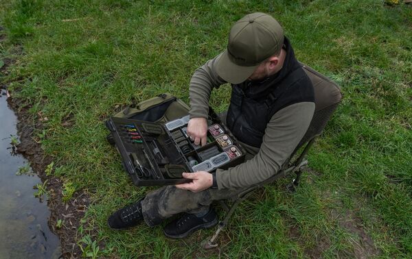 Korum Mega Blox Fully Loaded Tacklebox (Incl. Baiting Tools!)