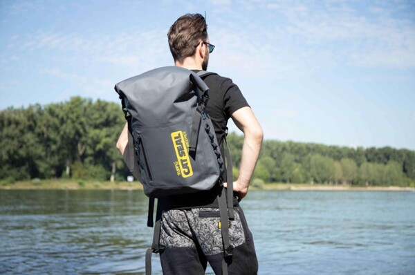 Black Cat Seal 30 L WP Mochila