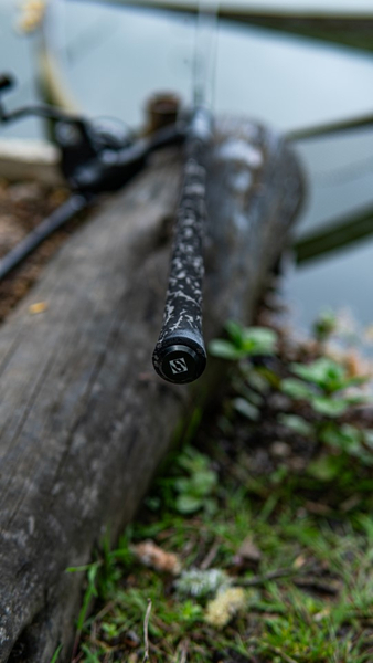 Sonik Xtractor+ Dark Camo Caña para Carpa