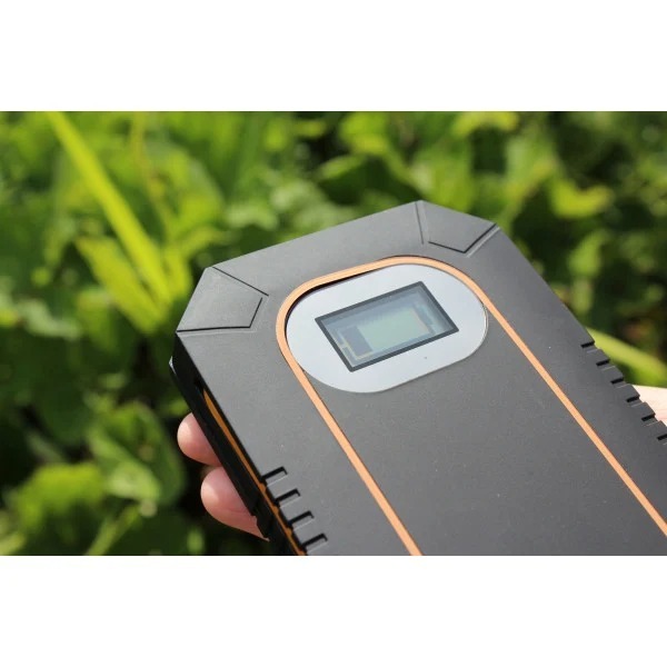 Xtorm Universal Solar Charger 'Lava' 6000mAh