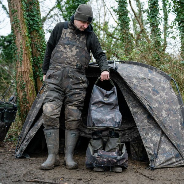 Nash Subterfuge Waterproof Wader & Boot Bag