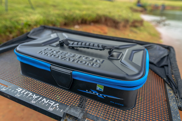 Preston Supera X EVA System Köderaufbewahrung (Incl. 3+1 Köderbehälter)