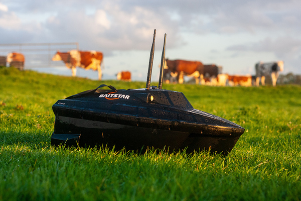 BaitStar Baitboats Xpert Black AllinOne Voerboot (Baitthrower, GPS & Dieptemeter)