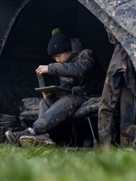 Korda Insulated Hooded Jacket Dark Kamo