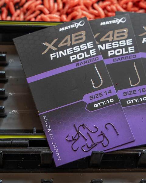 Matrix X4B Finesse Pole Witvis Haken (10 Stuks)