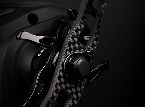 Spro JC Elite MG 8.1:1 Left XG Carrete Baitcaster