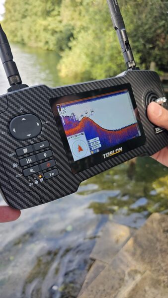 Łódka Zanętowa Carp Royal Toslon CR-X (Echosonda + GPS + Autopilot)