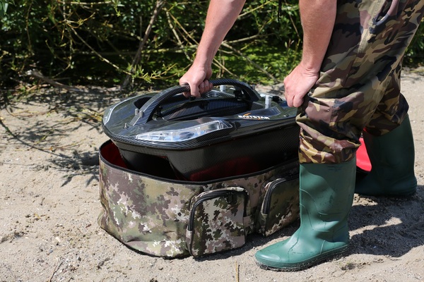 Łódka Zanętowa BaitStar Baitboats Pro All-in-One Carbon (Incl. Echosonda & GPS)