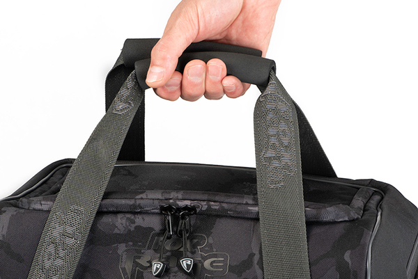Fox Rage Voyager Camo Carryall L (incl. 3 Medium Shallow, 1 Medium Deep & 1 Small Tackleboxes)