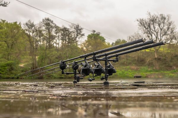 Avid Carp Lok Down Adjustable Stage Stand