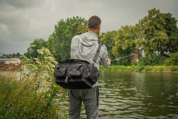 Fox Rage Camo Voyager Large Carryall (Incl. 5 Tackle boxes)