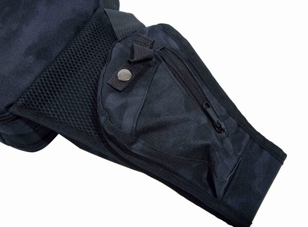 Ultimate Dark Camo Slingbag (Incl. 2 Tackleboxes)