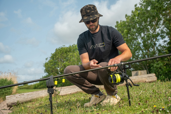Avid Compound T-Shirt (Black)