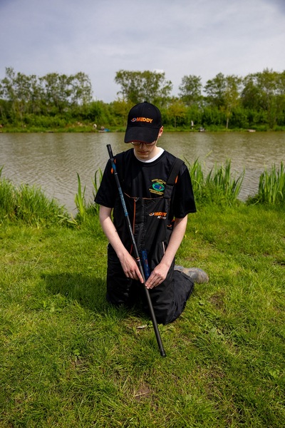 Middy Battlezone 4m (telescopic) Equipped with elastic mounting!