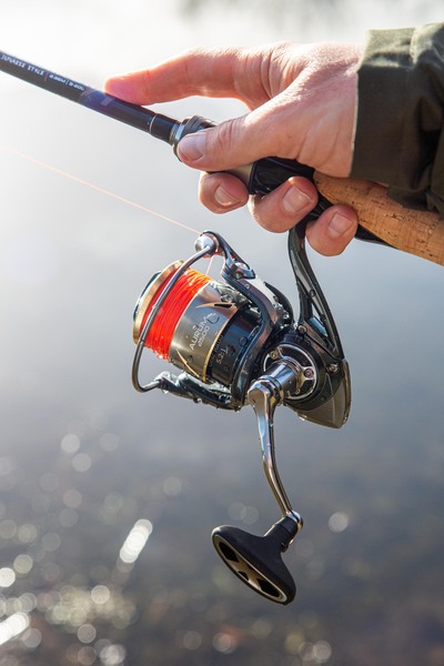 Ultimate Aurum Spinnrolle (Inkl. Ersatzspule)