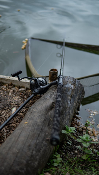 Sonik Xtractor+ Dark Camo Caña para Carpa