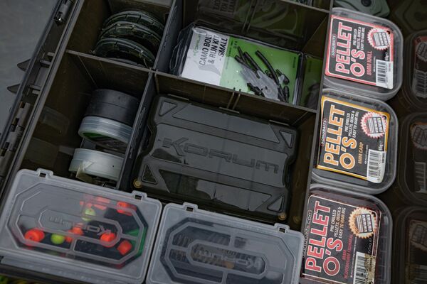 Korum Mega Blox Fully Loaded Tacklebox (Incl. Baiting Tools!)