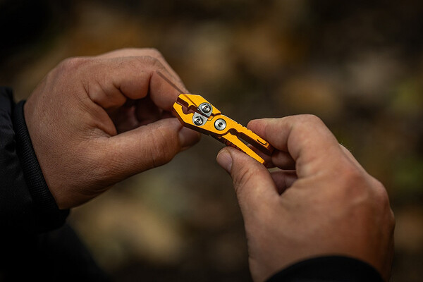 Pole Position Easy Cutter Multifunctional Tool