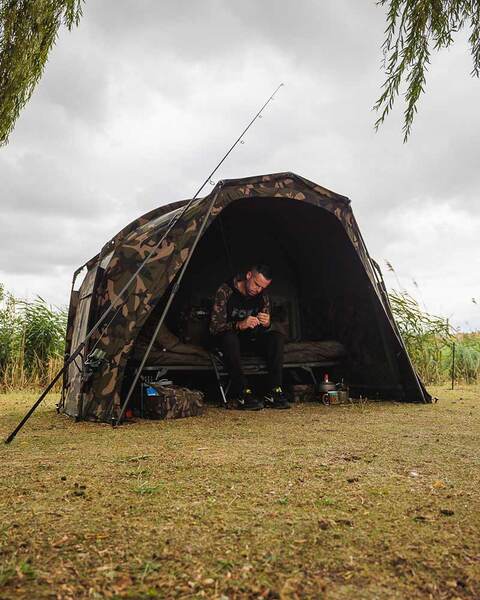 Fox Frontier II XL Camo Bivvy (Incl. Vapour Peak)