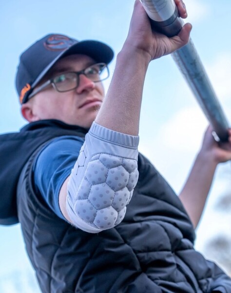 Guru Pro Brace Elbow Support Small