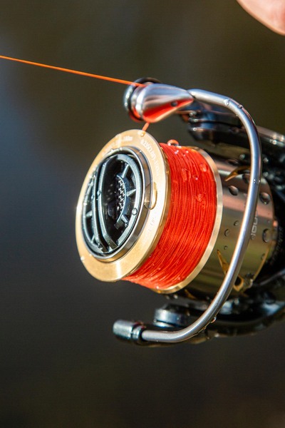 Ultimate Aurum Spinnrolle (Inkl. Ersatzspule)