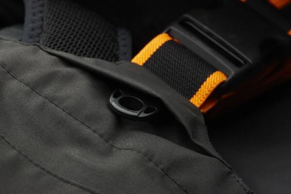 Savage Gear SG8 Zip Chest Wading Suit