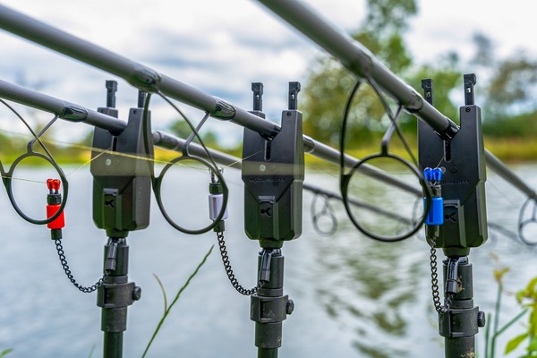 Korum KRI 3 Conjunto de Alarma Remota e Indicador para Cañas (Con Colgantes)