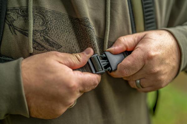 Korum Progress Ruckchair S23 Deluxe (Plecak i Krzesełko w 1)