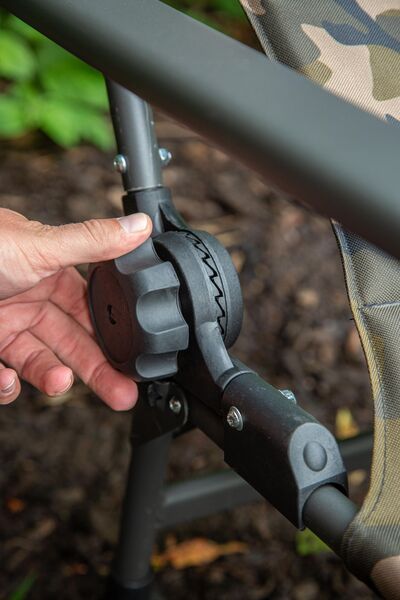 Fotel Karpiowy Ultimate Recliner Comfort Chair Camo