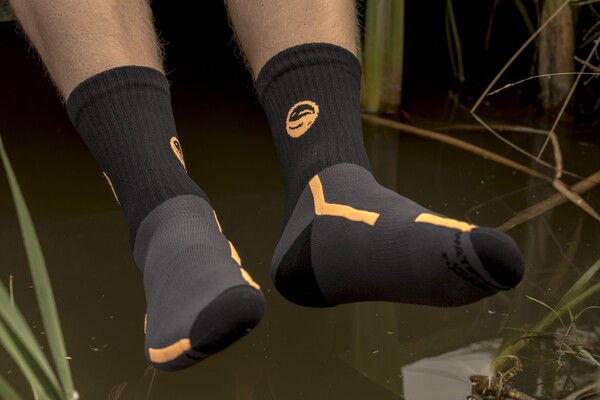 Guru Black Waterproof Socks (UK 7-9/EU 41-43)