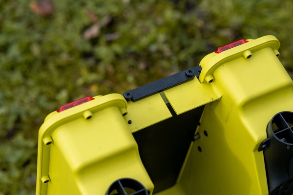 Ridgemonkey Hunter 750 Bait Boat Hi-Viz Echo Edition (Incl. Fishfinder)