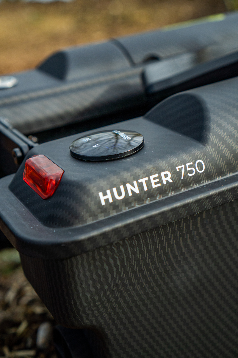 Barca per esche RidgeMonkey Hunter 750 Bait Boat