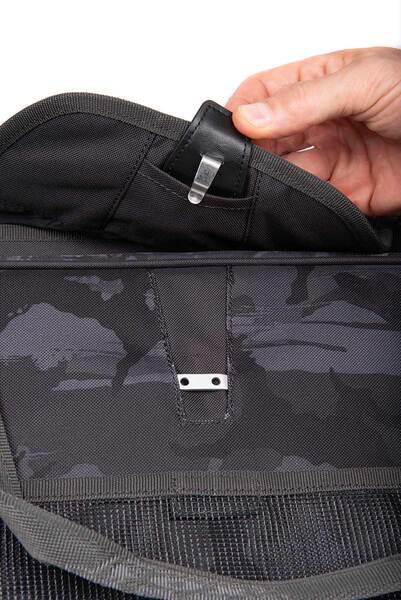 Fox Rage Camo Voyager Moulded XL Carryall (Incl. 3 Tackle boxes)