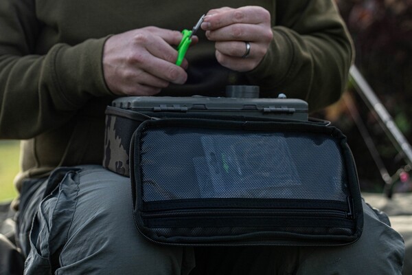 Korda Compac Tackle Pouch Dark Kamo Vistas