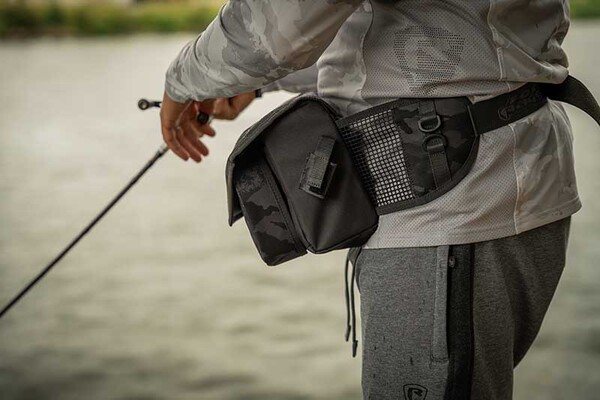 Fox Rage Camo Voyager Belt Carryall (Incl. 2 Tackle boxes)