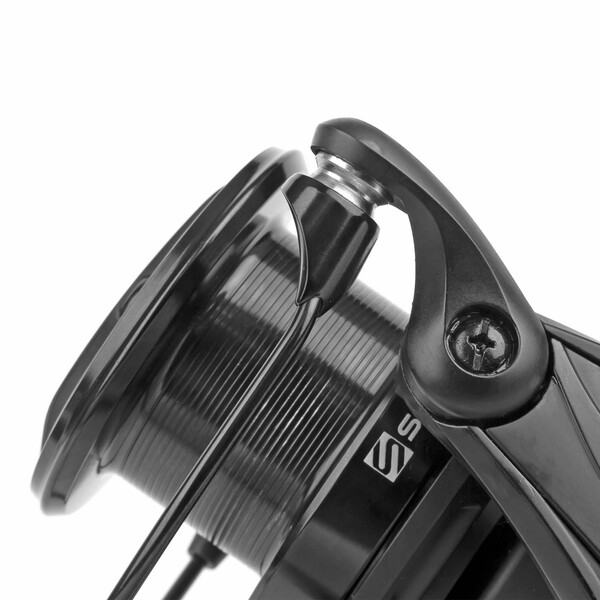 Sonik Xtractor+ FS 6000 Long Cast Carp Baitrunner Reel