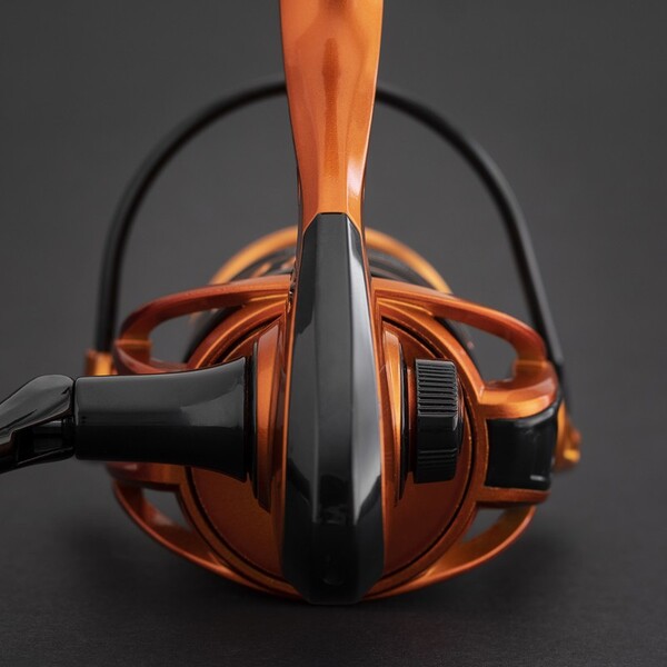 Cinnetic Rextail 2500 Light Game CRBK Spin Reel